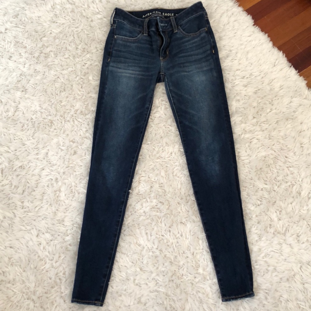 american eagle dark wash jeans!